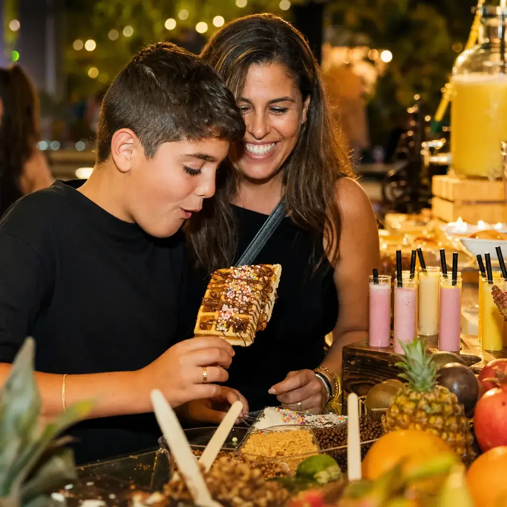 עמדת וופל בלגי ובר שייקים באירוע